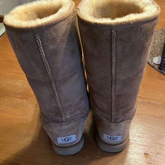 UGG tall boots size 7 - Picture 2 of 4